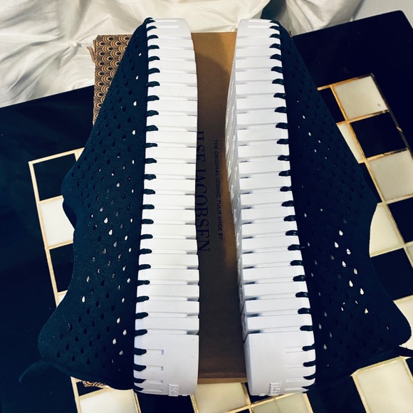 NWT Danish 1.5” Platform Blue Slip Ons - Picture 12 of 16